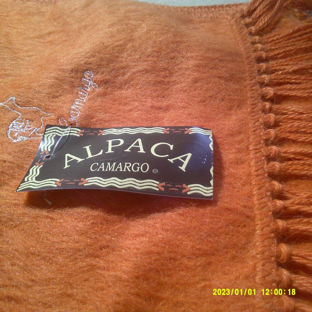 Soft and lightweight alpaca scarf - Picture 2 of 5